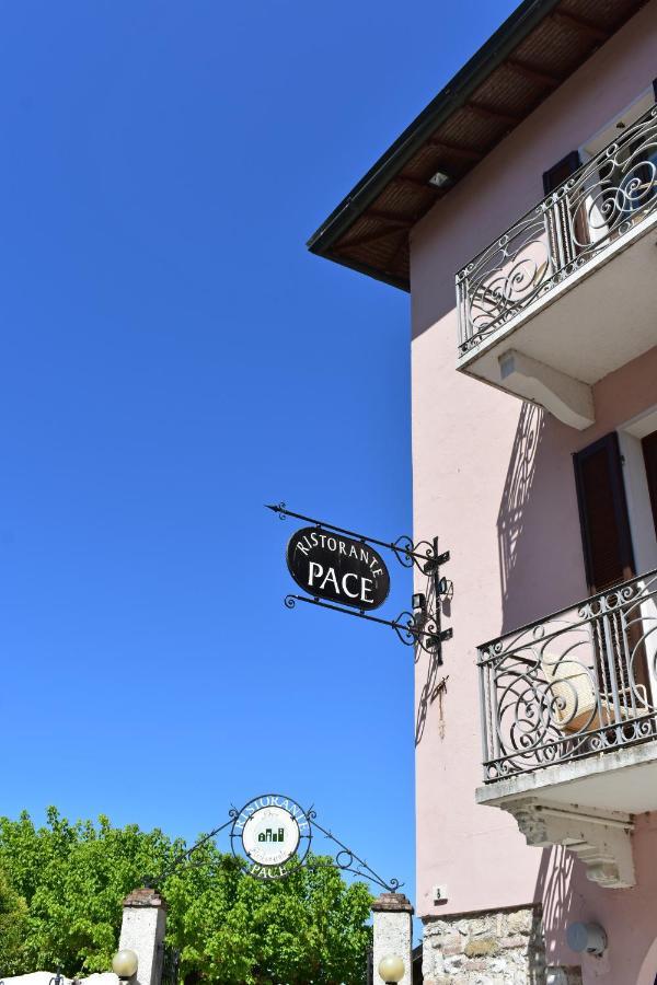 Hotel Pace Сірміоне Екстер'єр фото
